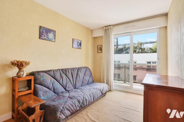 Paris 20 : appartement 3 pièces 63.42 m² + balcon
