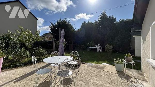 Charmante maison de ville avec terrain et garage