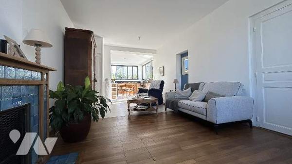 Charmante maison de ville avec terrain et garage