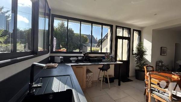 Charmante maison de ville avec terrain et garage