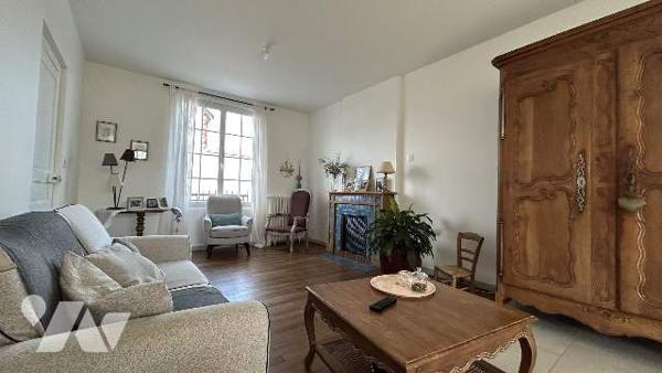 Charmante maison de ville avec terrain et garage