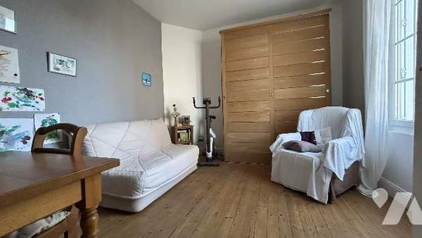 Charmante maison de ville avec terrain et garage