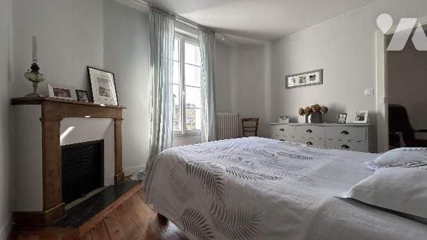 Charmante maison de ville avec terrain et garage