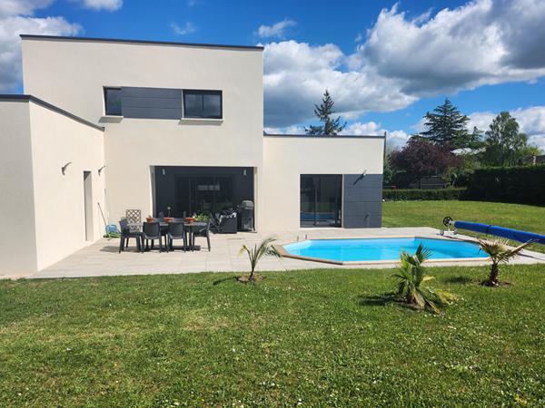 Amboise, maison contemporaine, 155m² hab sur 2000m² de terrain