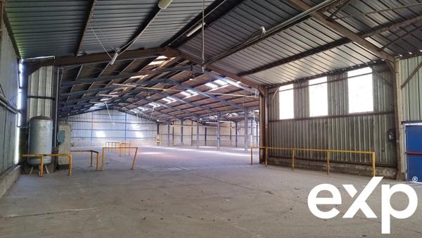 Ensemble de 4600m² de locaux professionnels