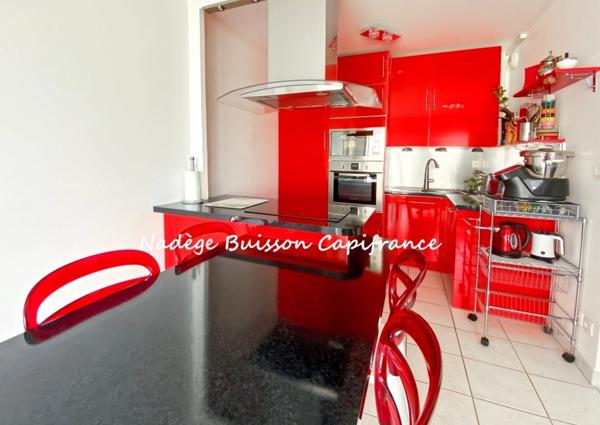 À vendre sur CABOURG Appartement 3 pièces de 54 m² avec garage et borne individuelle de recharge pour voiture électrique.