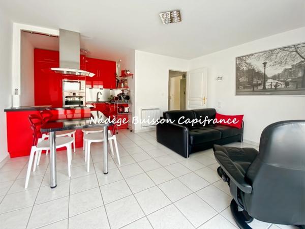 À vendre sur CABOURG Appartement 3 pièces de 54 m² avec garage et borne individuelle de recharge pour voiture électrique.