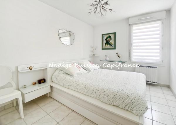 À vendre sur CABOURG Appartement 3 pièces de 54 m² avec garage et borne individuelle de recharge pour voiture électrique.