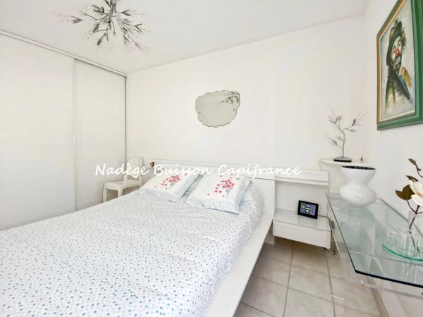 À vendre sur CABOURG Appartement 3 pièces de 54 m² avec garage et borne individuelle de recharge pour voiture électrique.