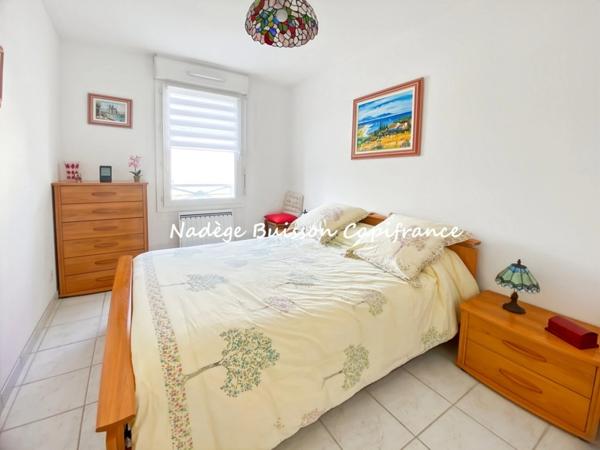 À vendre sur CABOURG Appartement 3 pièces de 54 m² avec garage et borne individuelle de recharge pour voiture électrique.