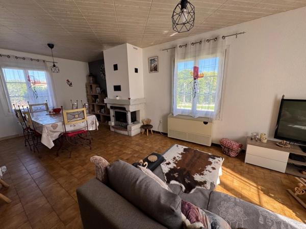 ☀️ EXCLUSIVITÉ – Charmante maison individuelle de plain-pied avec piscine et 2 garages à Peyruis ☀️