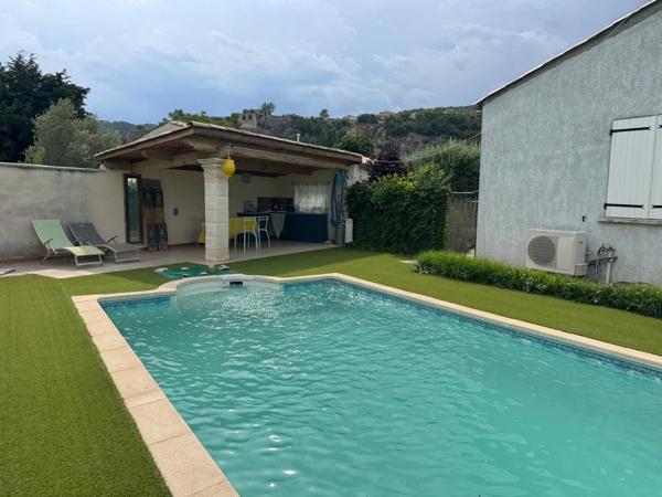 ☀️ EXCLUSIVITÉ – Charmante maison individuelle de plain-pied avec piscine et 2 garages à Peyruis ☀️