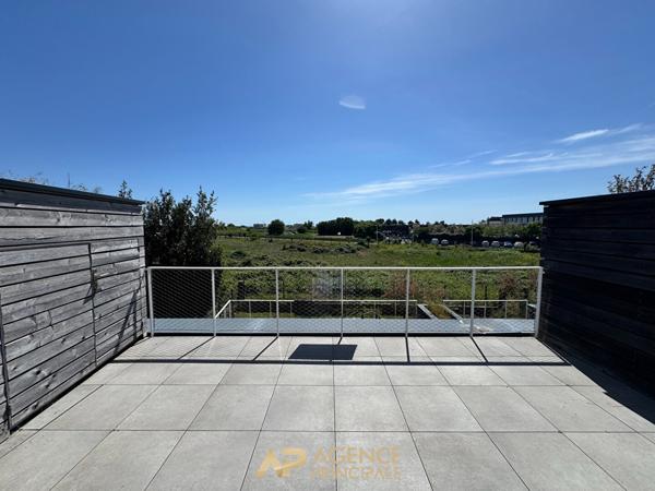 Appartement T4 / Terrasse / Parking / Cave - proche mer - La Rochelle 399 000 € **  - Référence  JH676ED5