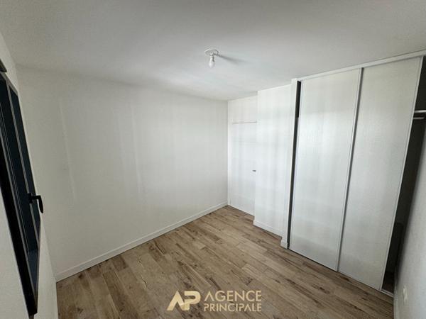 Appartement T4 / Terrasse / Parking / Cave - proche mer - La Rochelle 399 000 € **  - Référence  JH676ED5