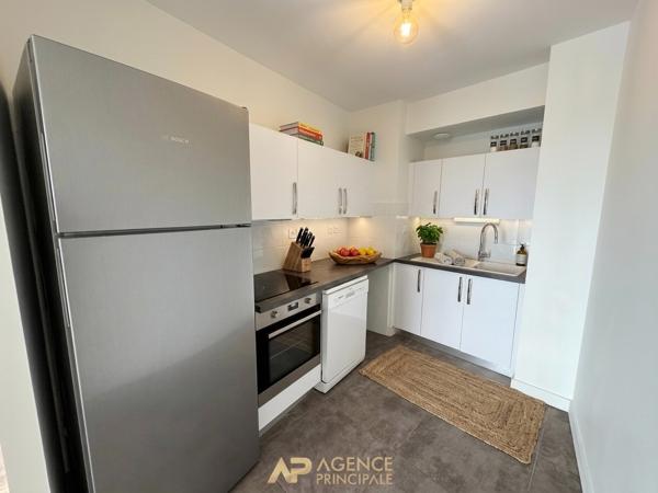 Appartement T4 / Terrasse / Parking / Cave - proche mer - La Rochelle 399 000 € **  - Référence  JH676ED5