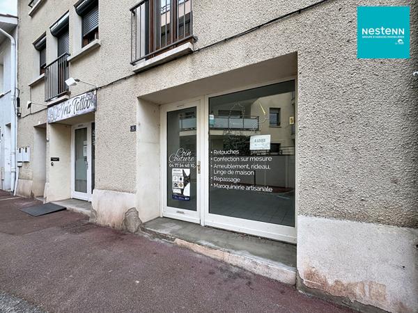 Local commercial  / professionnel - Montrond Les Bains 46 m²