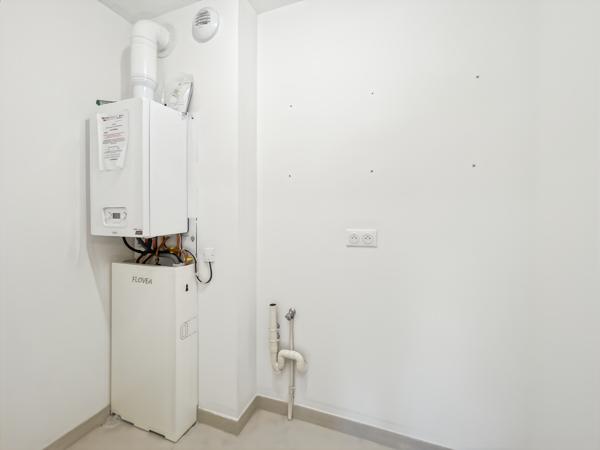 À Martignas-Sur-Jalle, appartement en location, balcon et 2 places de parking