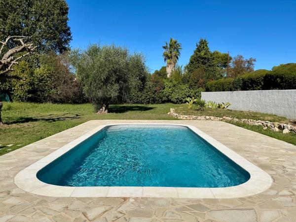 Mougins Tzang : Maison de plain pied, 4 chambres, jardin et piscine au calme