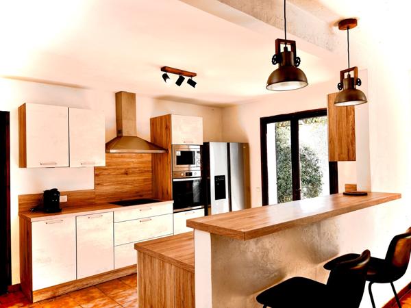 Mougins Tzang : Maison de plain pied, 4 chambres, jardin et piscine au calme