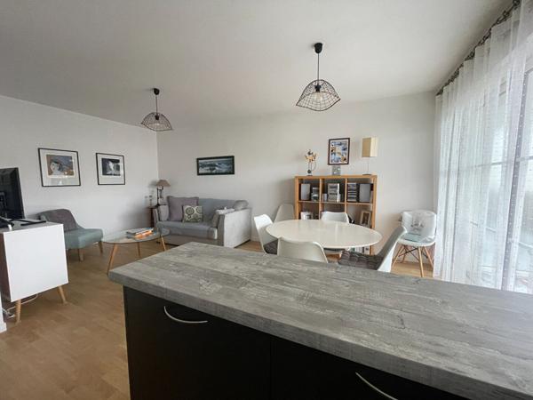 Appartement à vendre à Vannes 2 pièces 45 m² ascenseur balcon garage parking