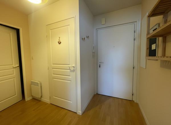 Appartement à vendre à Vannes 2 pièces 45 m² ascenseur balcon garage parking