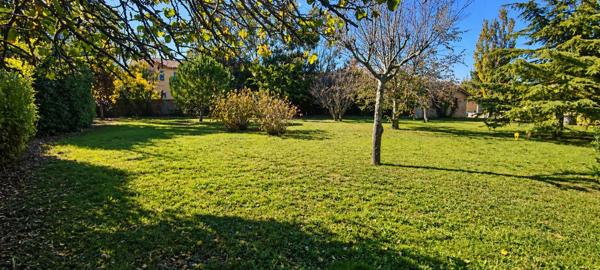 Coeur de ville : Terrain plat viabilisé 650m²