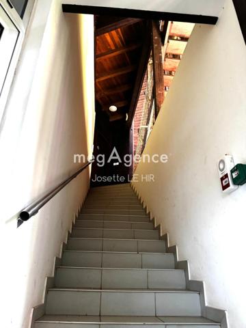 Bureaux à CAYENNE, 97300 - 20 pièces 667m²