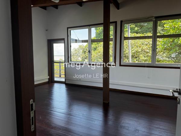 Bureaux à CAYENNE, 97300 - 20 pièces 667m²