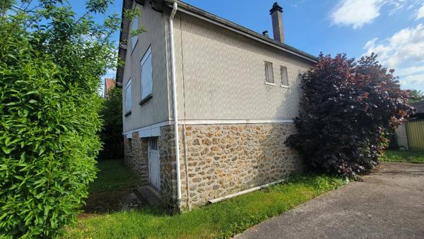 Belle opportunité : maison à rénover entièrement sur terrain de 550 M2