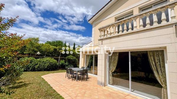 Maison
         6 pièces
        - 157 m² Exclusivité 710 000 € *