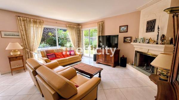 Maison
         6 pièces
        - 157 m² Exclusivité 710 000 € *