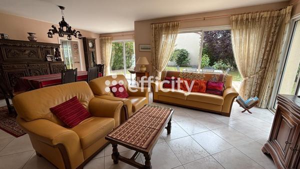 Maison
         6 pièces
        - 157 m² Exclusivité 710 000 € *