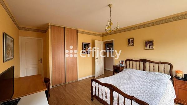 Maison
         6 pièces
        - 157 m² Exclusivité 710 000 € *