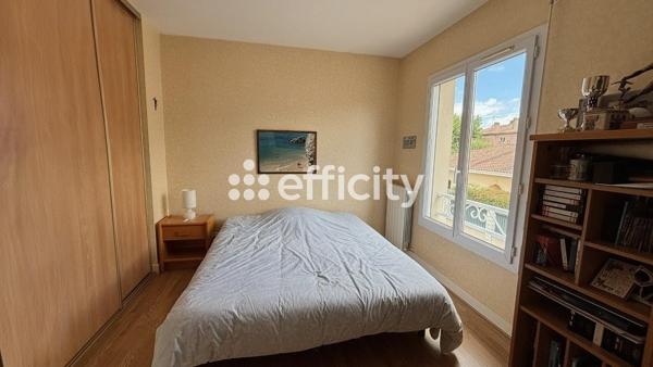 Maison
         6 pièces
        - 157 m² Exclusivité 710 000 € *