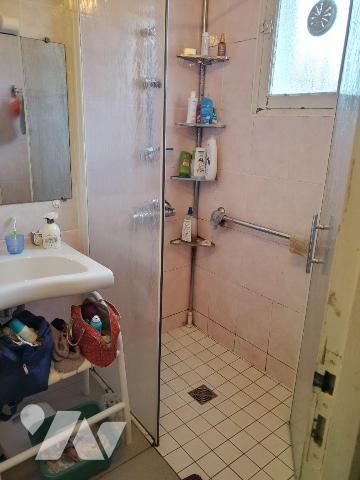 Maison à Vendre à Guéret (23000) en Creuse (23) comprenant : 
-	Sous sol de garage/atelier, ch...