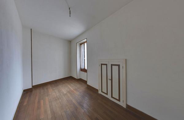 Maison composée de 2 appartements