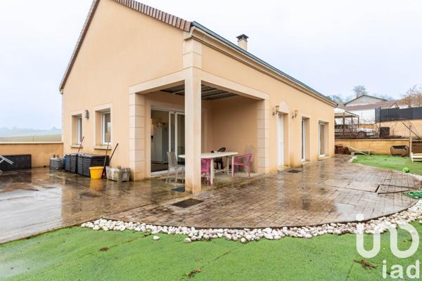 Maison traditionnelle 6 pièces de 135 m² à Beynes (78650)