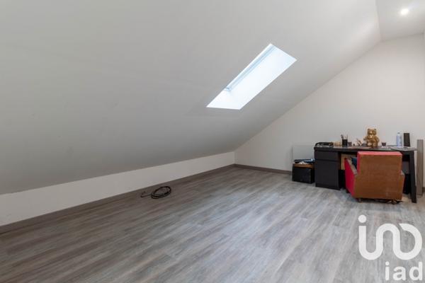 Maison traditionnelle 6 pièces de 135 m² à Beynes (78650)