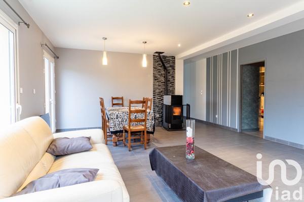 Maison traditionnelle 6 pièces de 135 m² à Beynes (78650)