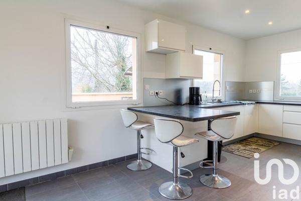 Maison traditionnelle 6 pièces de 135 m² à Beynes (78650)