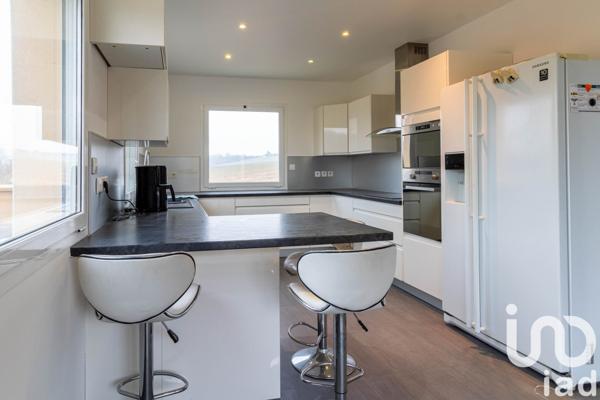 Maison traditionnelle 6 pièces de 135 m² à Beynes (78650)