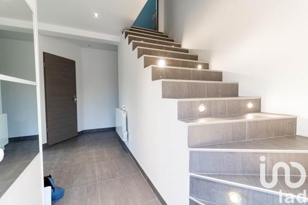 Maison traditionnelle 6 pièces de 135 m² à Beynes (78650)