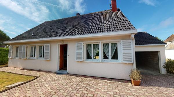 Pavillon à Douvres La Delivrande avec un grand terrain