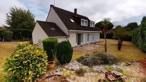 Pavillon à Douvres La Delivrande avec un grand terrain