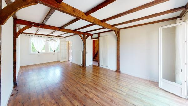 Pavillon à Douvres La Delivrande avec un grand terrain