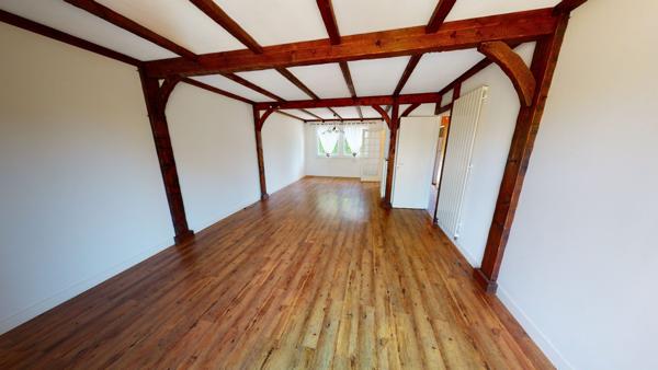 Pavillon à Douvres La Delivrande avec un grand terrain