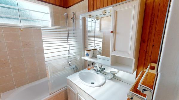 Pavillon à Douvres La Delivrande avec un grand terrain