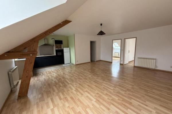 Location - Appartement 3 pièces 57 m 2 LA SUZE SUR SARTHE (72210)