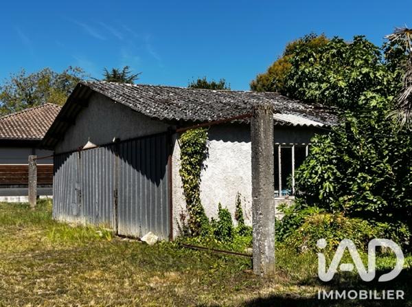 Maison à vendre 1 pièce 55 m² Saint-Pierre-d'Aurillac