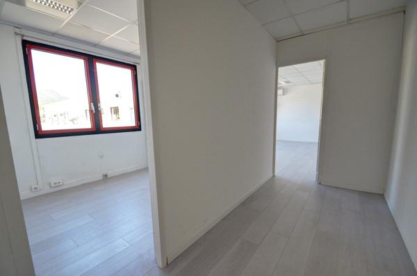 Aubagne (13400) AUBAGNE - Proche La Penne - Bureaux 40 m²